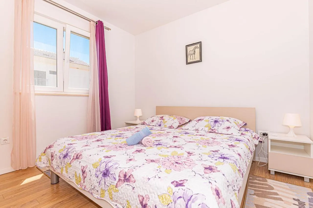 Apartment Milka Zaton