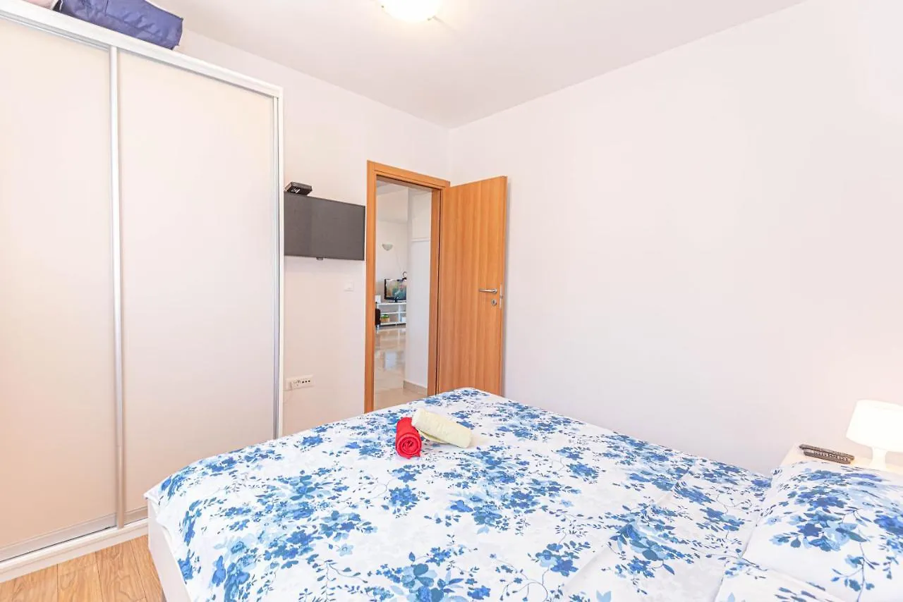 Apartment Milka Zaton